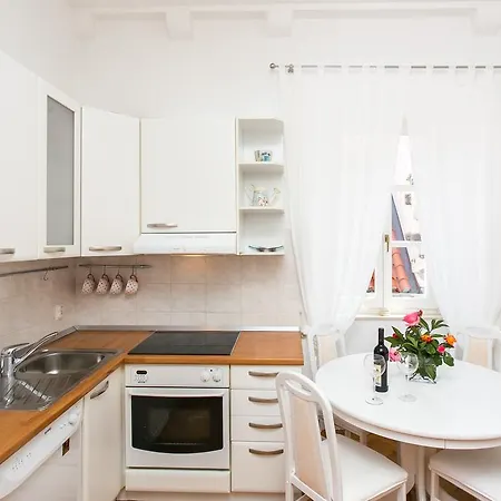 Antonikola Apartment